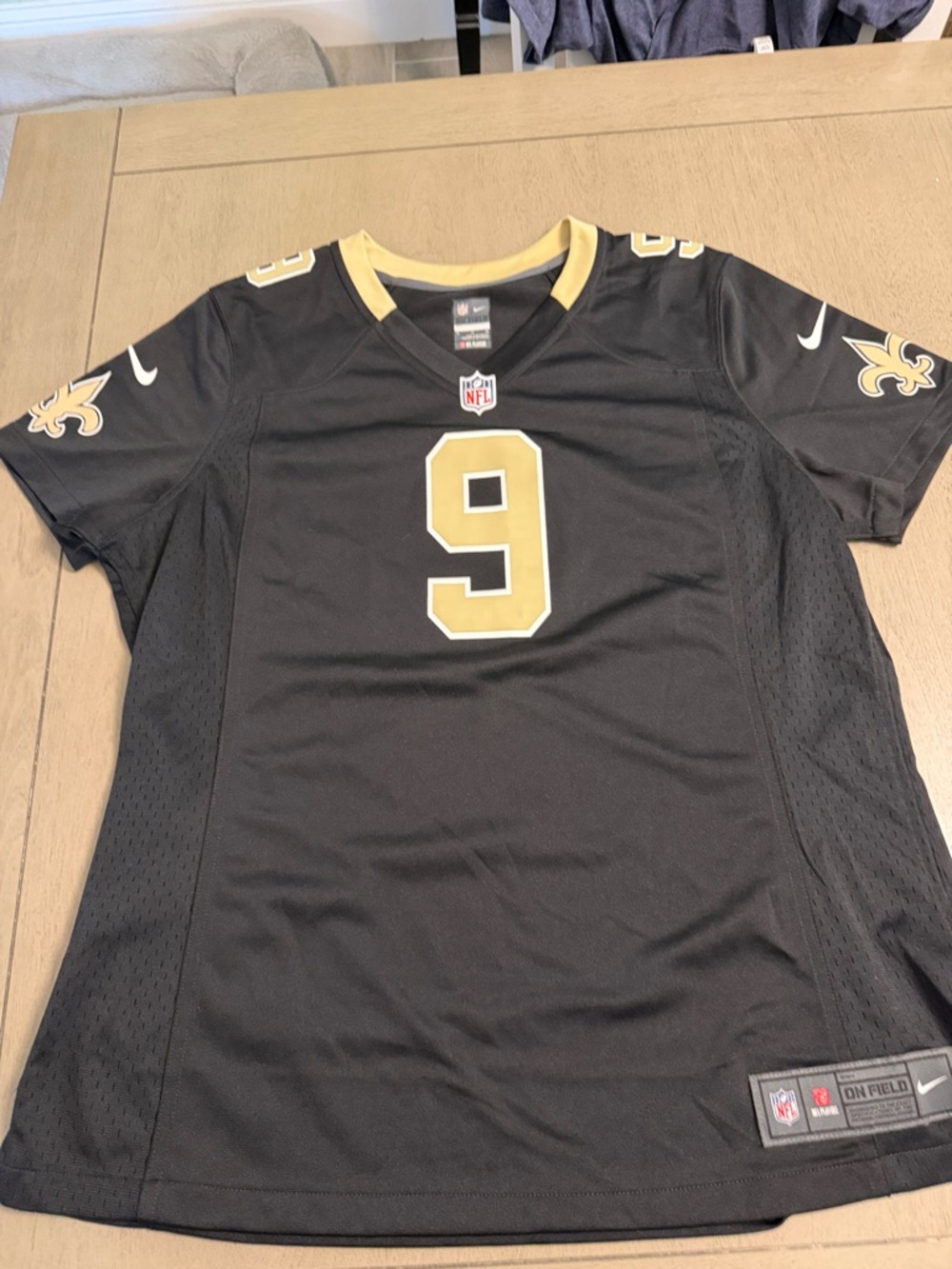 Nike Woman’s Drew Brees Jersey, size xl